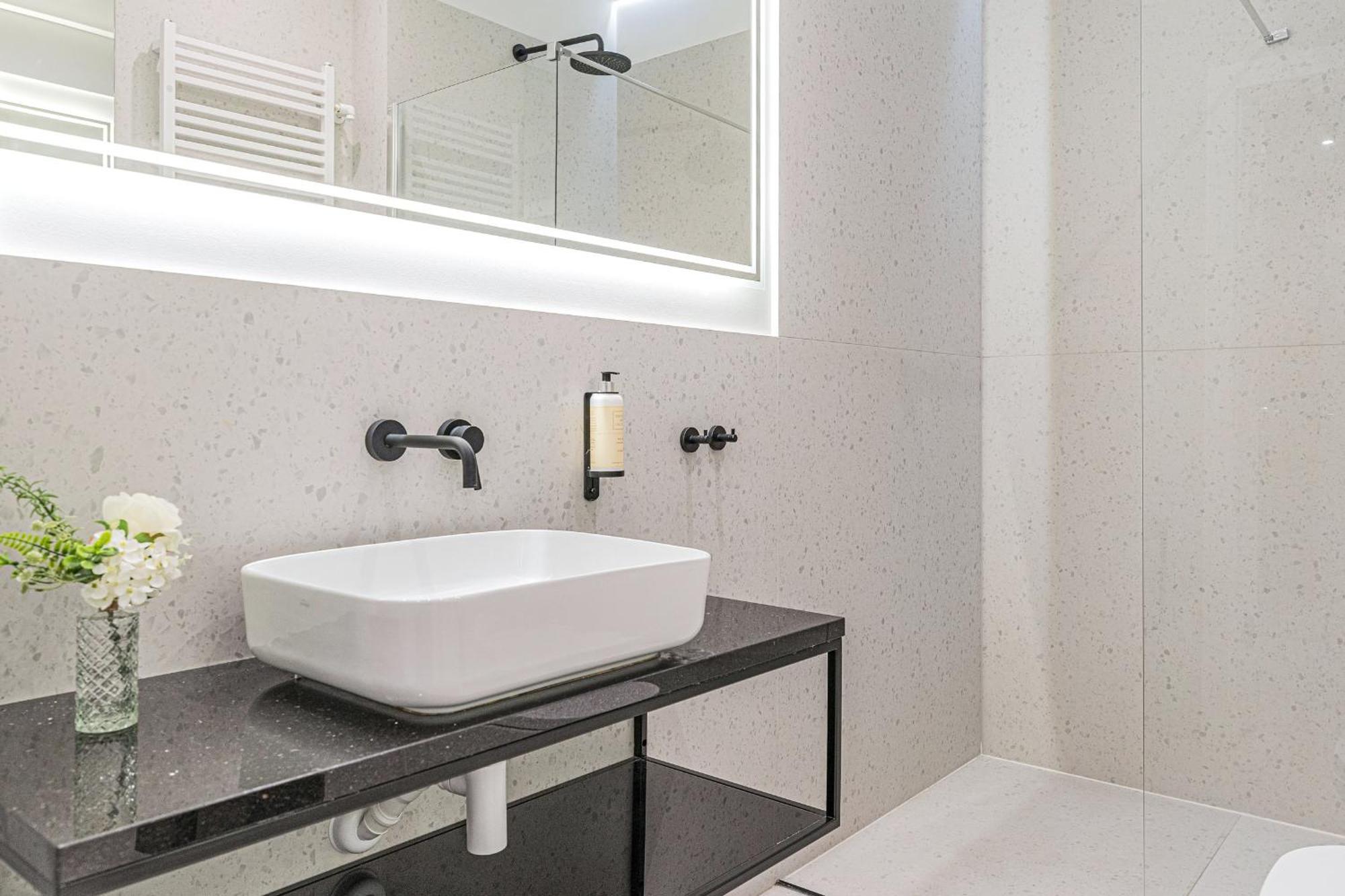 Rent Like Home - Apartament Deo Plaza - Old Town Гданськ Екстер'єр фото